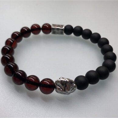 Amber and Onyx bracelet 3